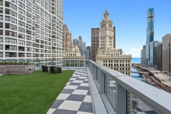 $1,775,000 | 403 North Wabash Avenue, Unit 8A, Chicago, IL 60611
