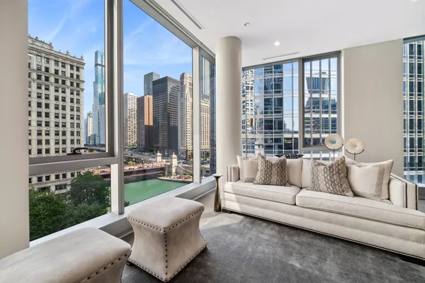 $1,775,000 | 403 North Wabash Avenue, Unit 8A, Chicago, IL 60611