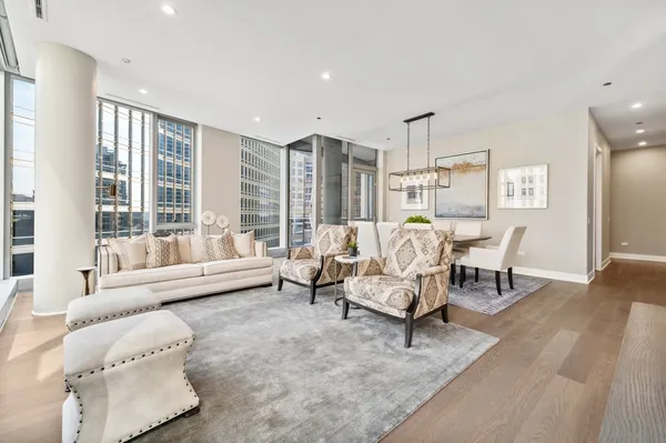 $1,775,000 | 403 North Wabash Avenue, Unit 8A, Chicago, IL 60611