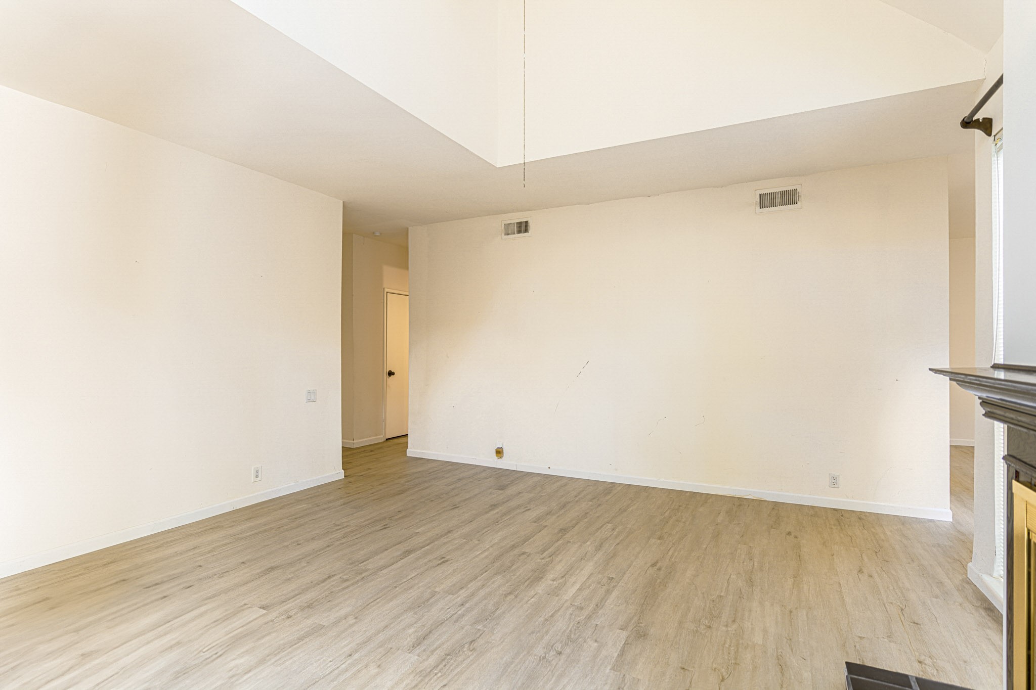 152 Litchfield Lane Houston, TX 77024 - Photo 11 of 33 a view of an empty room