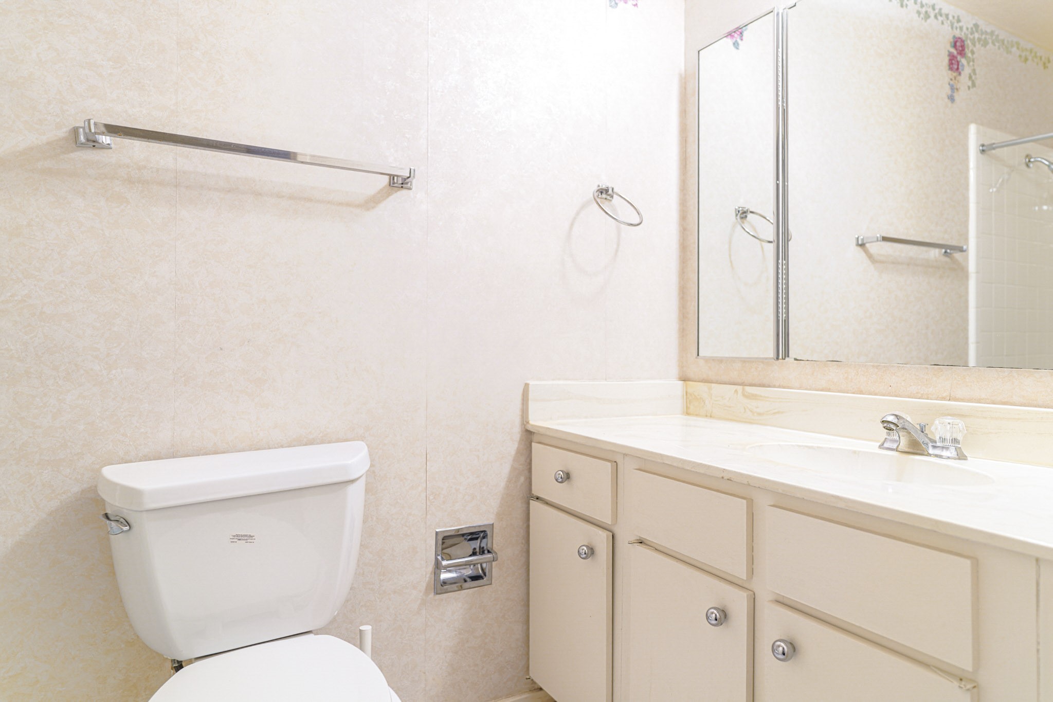 152 Litchfield Lane Houston, TX 77024 - Photo 25 of 33 a bathroom with a toilet sink and shower