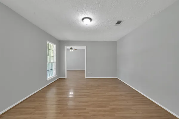 $2,300 | 27121 Wells Lane, Oak Ridge North, TX 77385