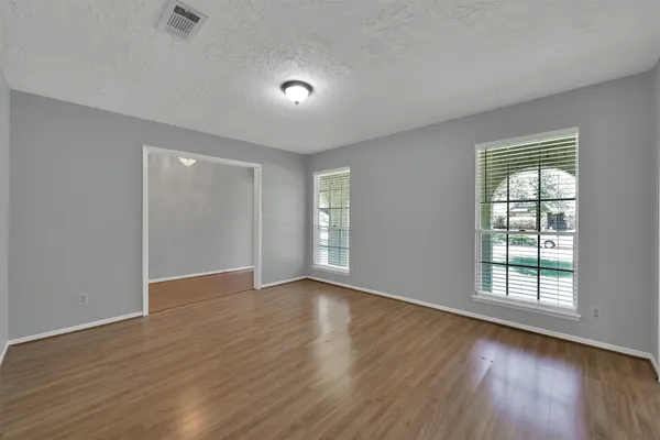 $2,300 | 27121 Wells Lane, Oak Ridge North, TX 77385