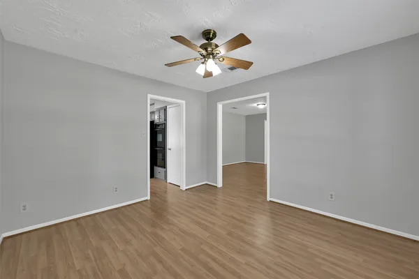 $2,300 | 27121 Wells Lane, Oak Ridge North, TX 77385