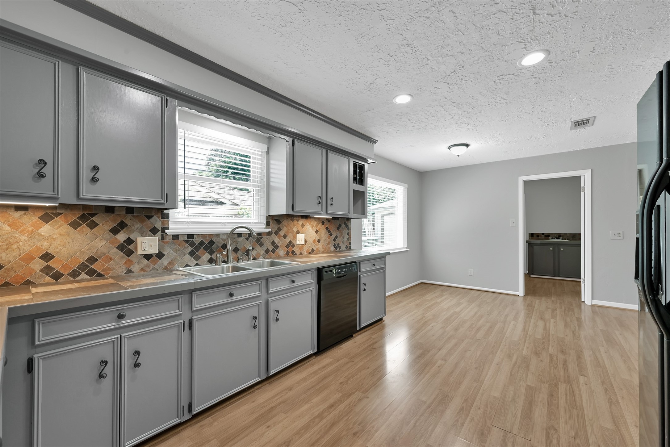 27121 Wells Lane Oak Ridge North, TX 77385 - Photo 6 of 24