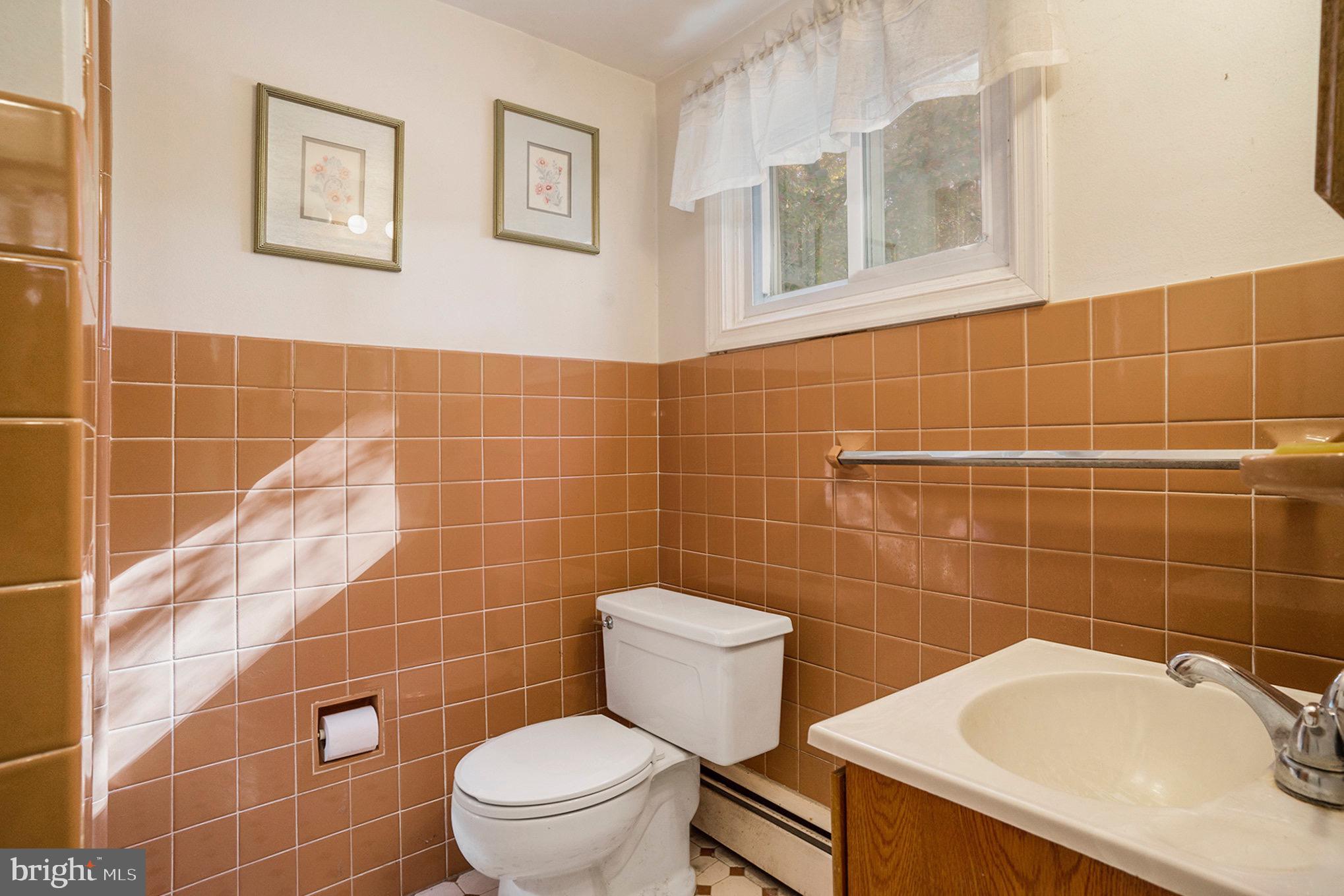 1210 Dickerson Road North Wales, PA 19454 - Photo 24 of 44 Main Bathroom