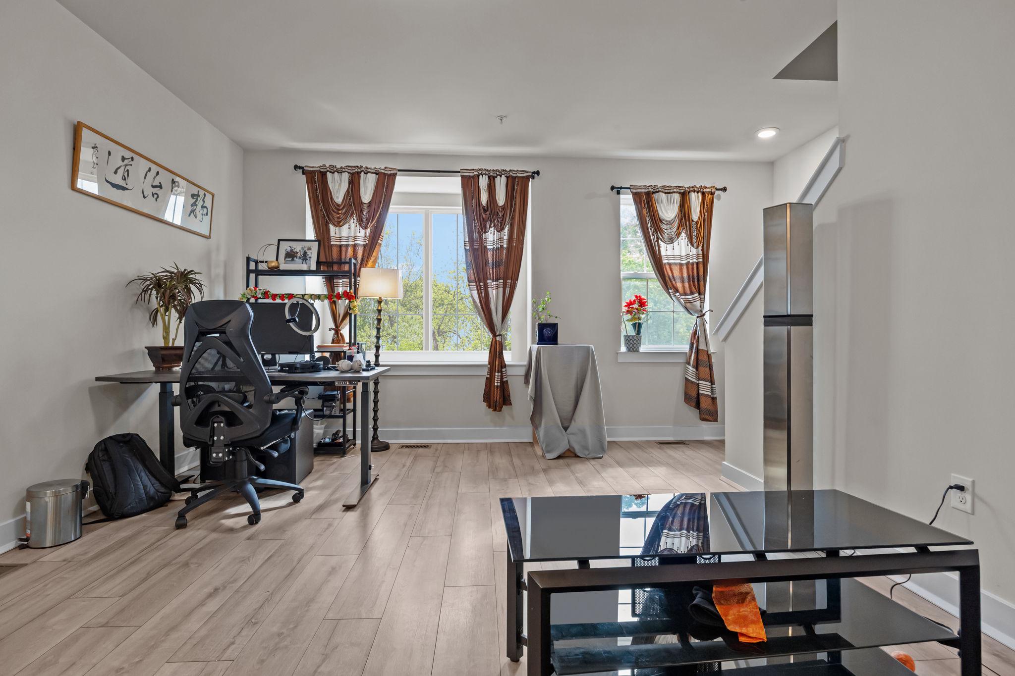 108 Annapolis Street Bensalem, PA 19020 - Photo 6 of 22 Main floor living area