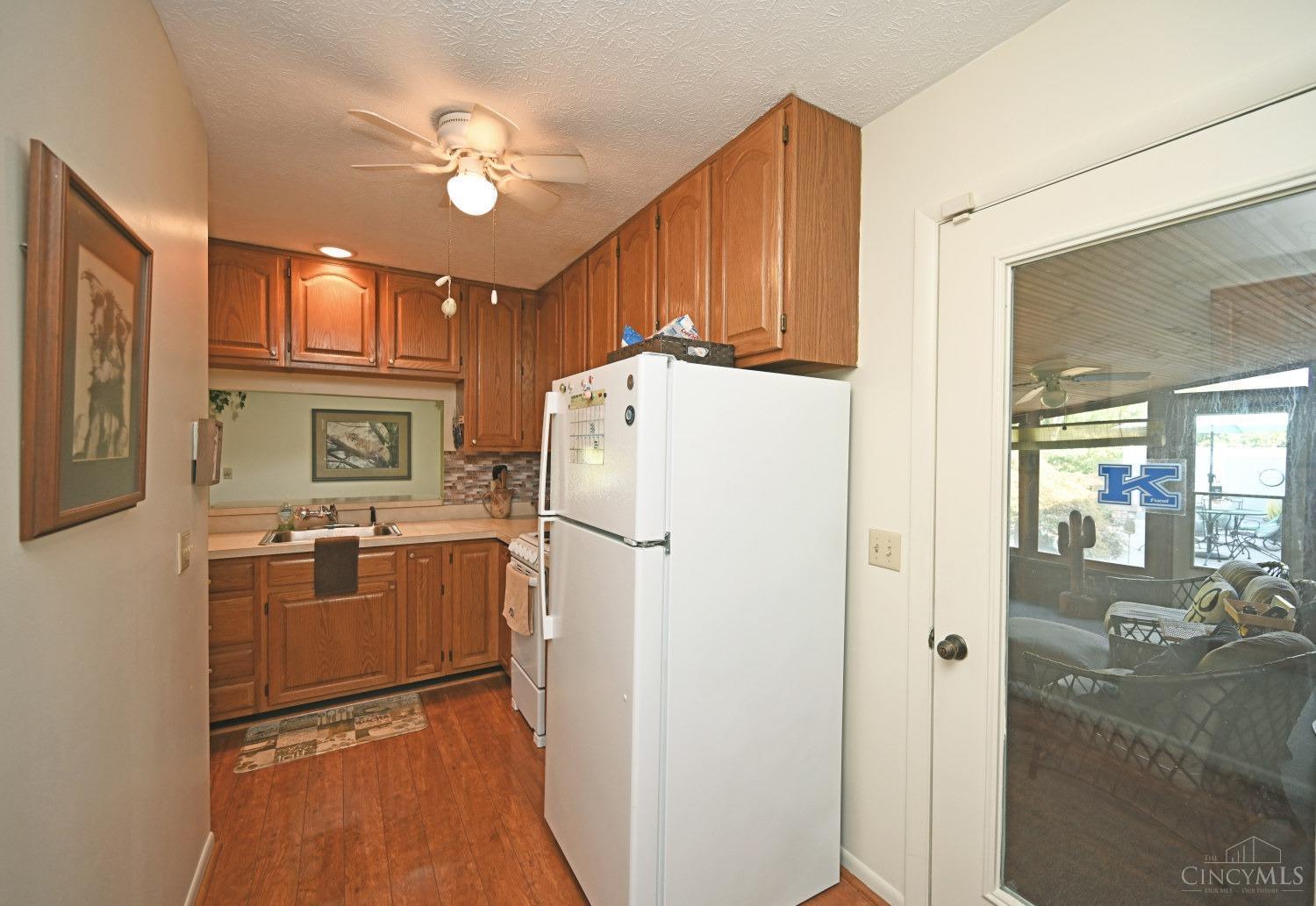 8704 Livingston Road Cincinnati, OH 45251 - Photo 30 of 89 Kitchenette with wet bar for family room, guest quarters, college student, or aging parent