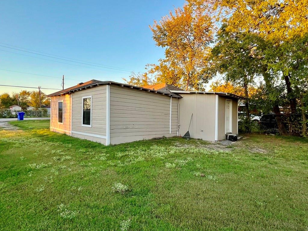500 Chestnut Trail Forney, TX 75126 - Photo 18 of 19 a view of a backyard with a garden