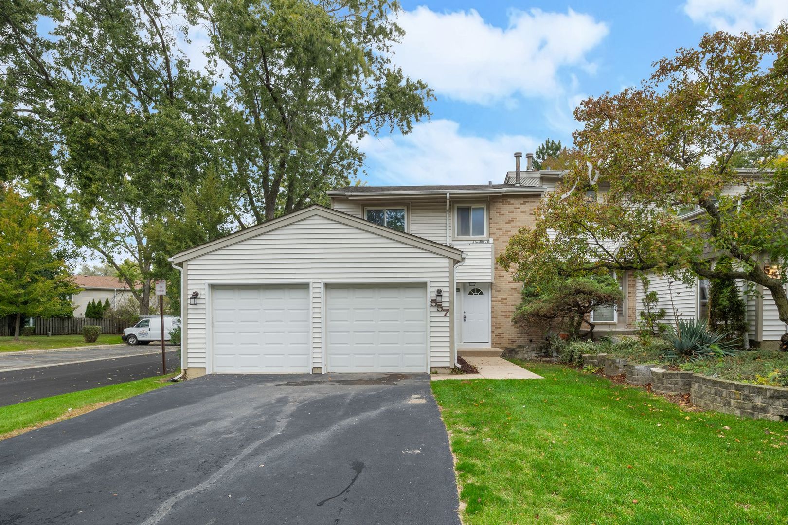 557 Monroe Road Bolingbrook, IL 60440 - Photo 1 of 23