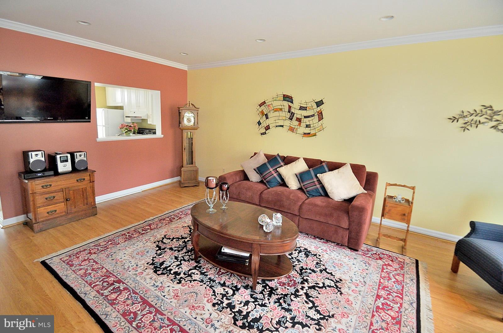 3617 Ransom Place Alexandria, VA 22306 - Photo 2 of 26 Living Room