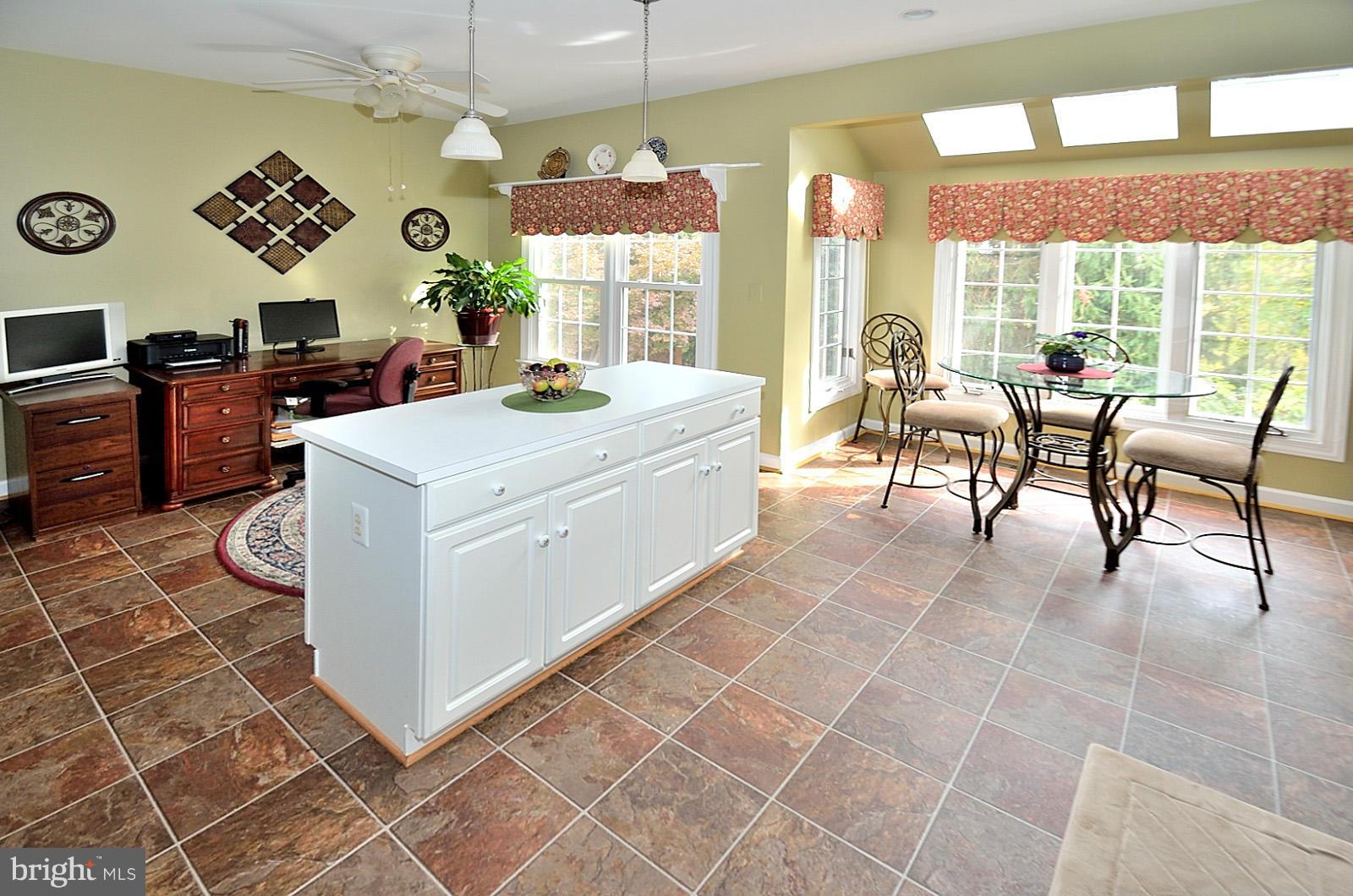 3617 Ransom Place Alexandria, VA 22306 - Photo 3 of 26 Kitchen