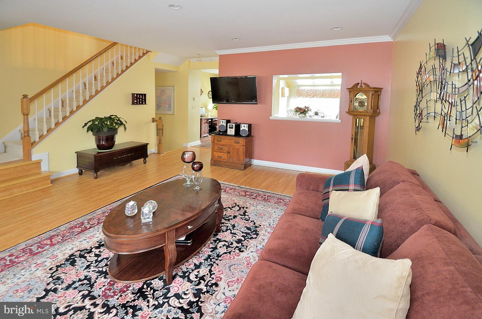 3617 Ransom Place Alexandria, VA 22306 - Photo 9 of 26 Living Room