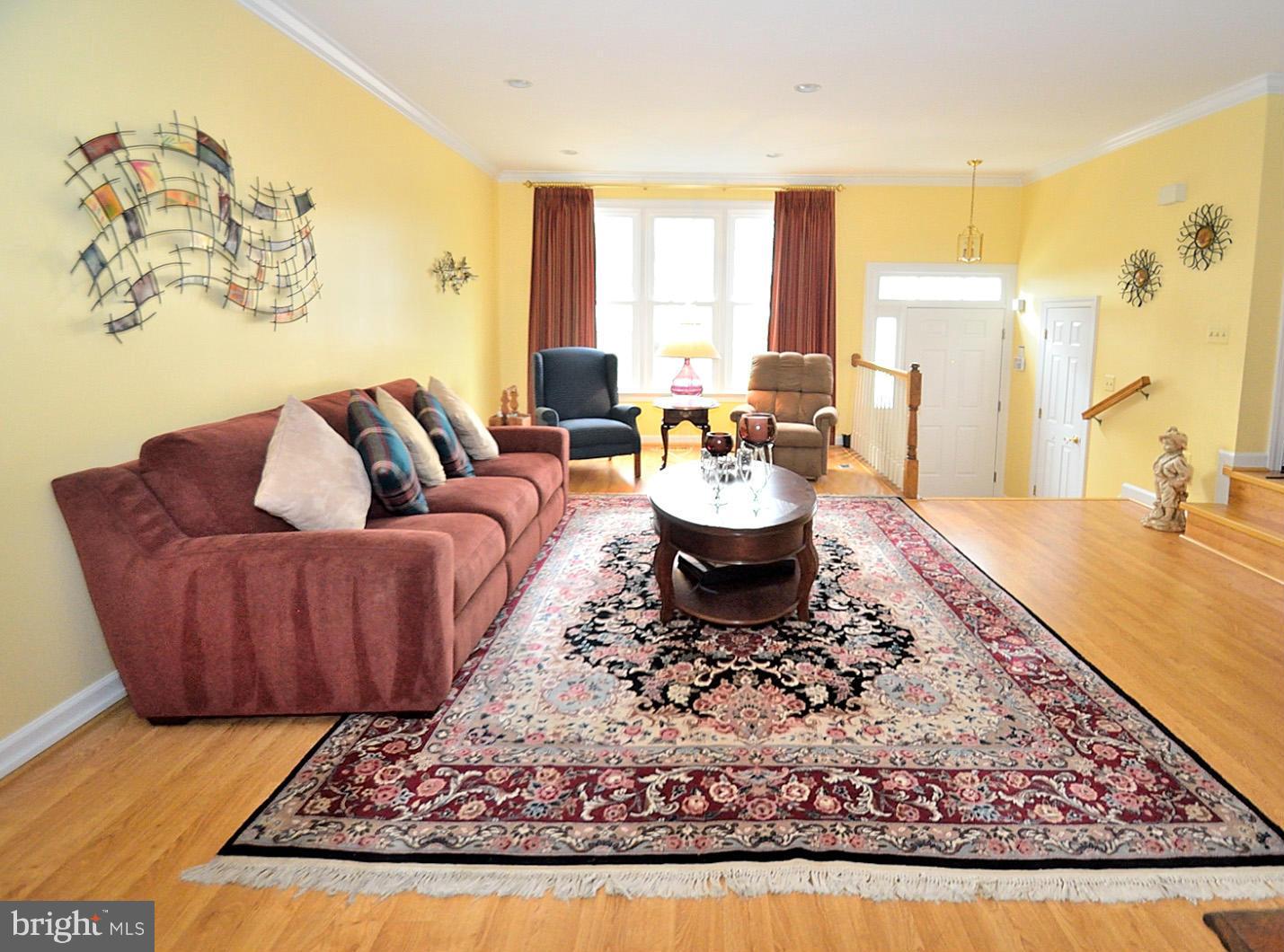 3617 Ransom Place Alexandria, VA 22306 - Photo 10 of 26 Living Room