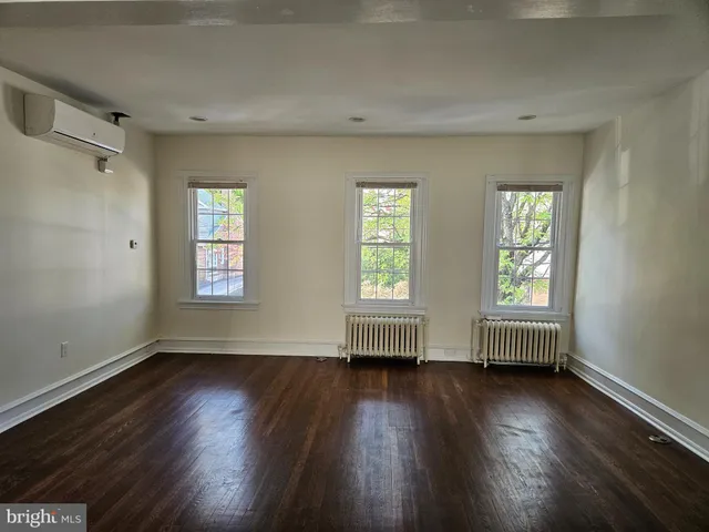 $2,100 | 329 North Easton Road, Glenside, PA 19038