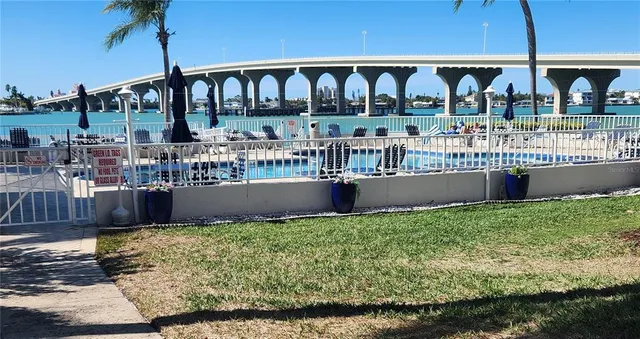 $2,500 | 5901 Bahia Del Mar Circle, Unit 124, St. Petersburg, FL 33715