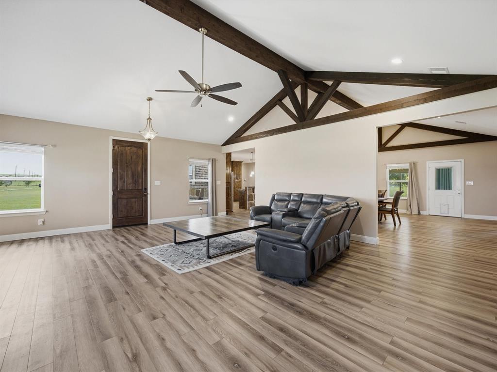 1032 Justin Drive Springtown, TX 76082 - Photo 4 of 40