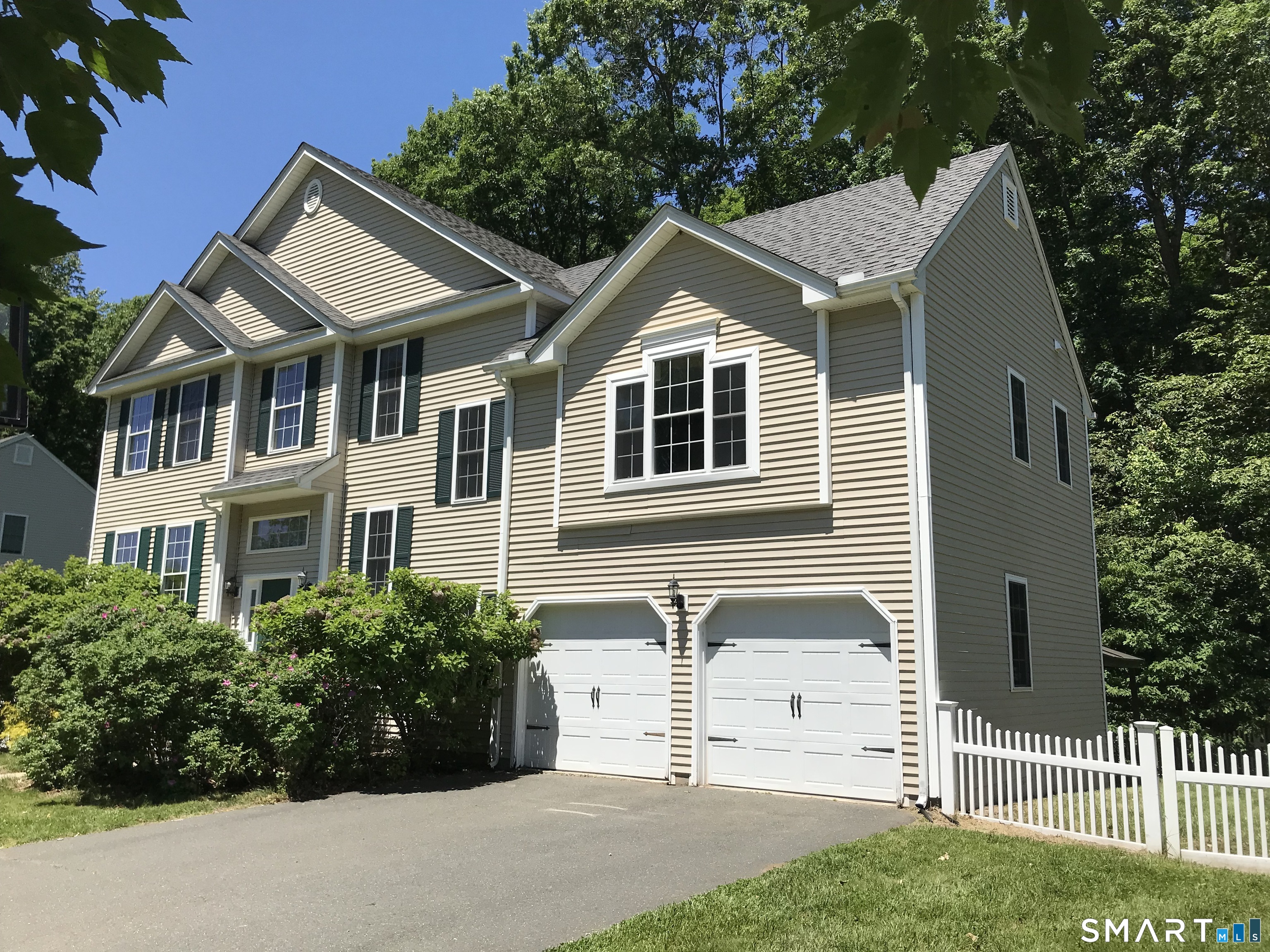25 Meg Way Windsor Locks, CT 06096 - Photo 2 of 25