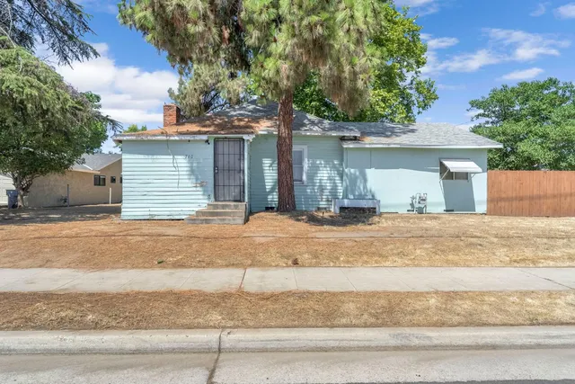 $475,000 | 760 Sunnyside Avenue, Clovis, CA 93611