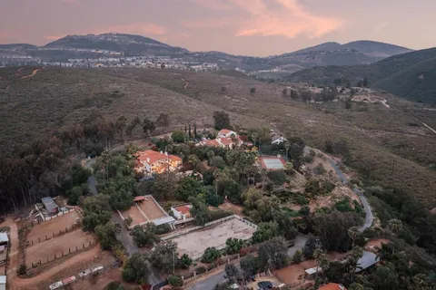 $3,995,000 | 20784 Fortuna Del Norte, Elfin Forest, CA 92029