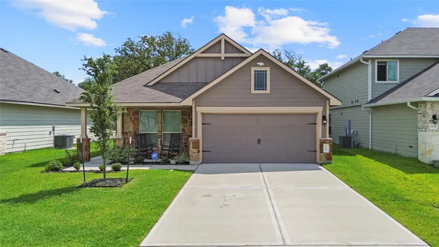 $2,200 | 1922 Cartwright Street, Bryan, TX 77807