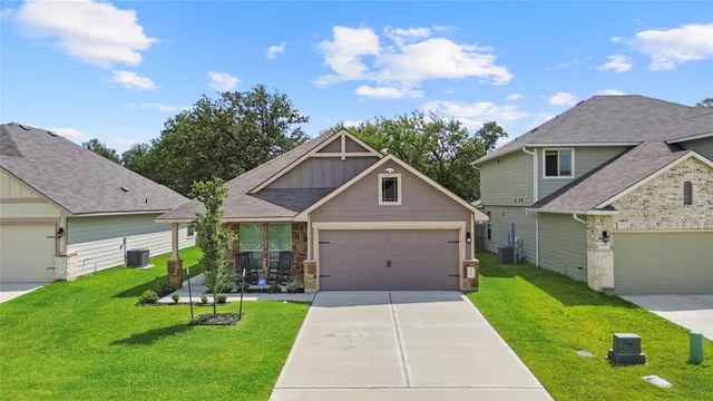 $2,200 | 1922 Cartwright Street, Bryan, TX 77807