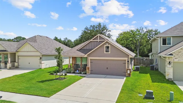 $2,200 | 1922 Cartwright Street, Bryan, TX 77807