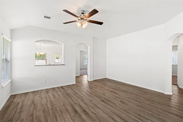 $2,200 | 1922 Cartwright Street, Bryan, TX 77807