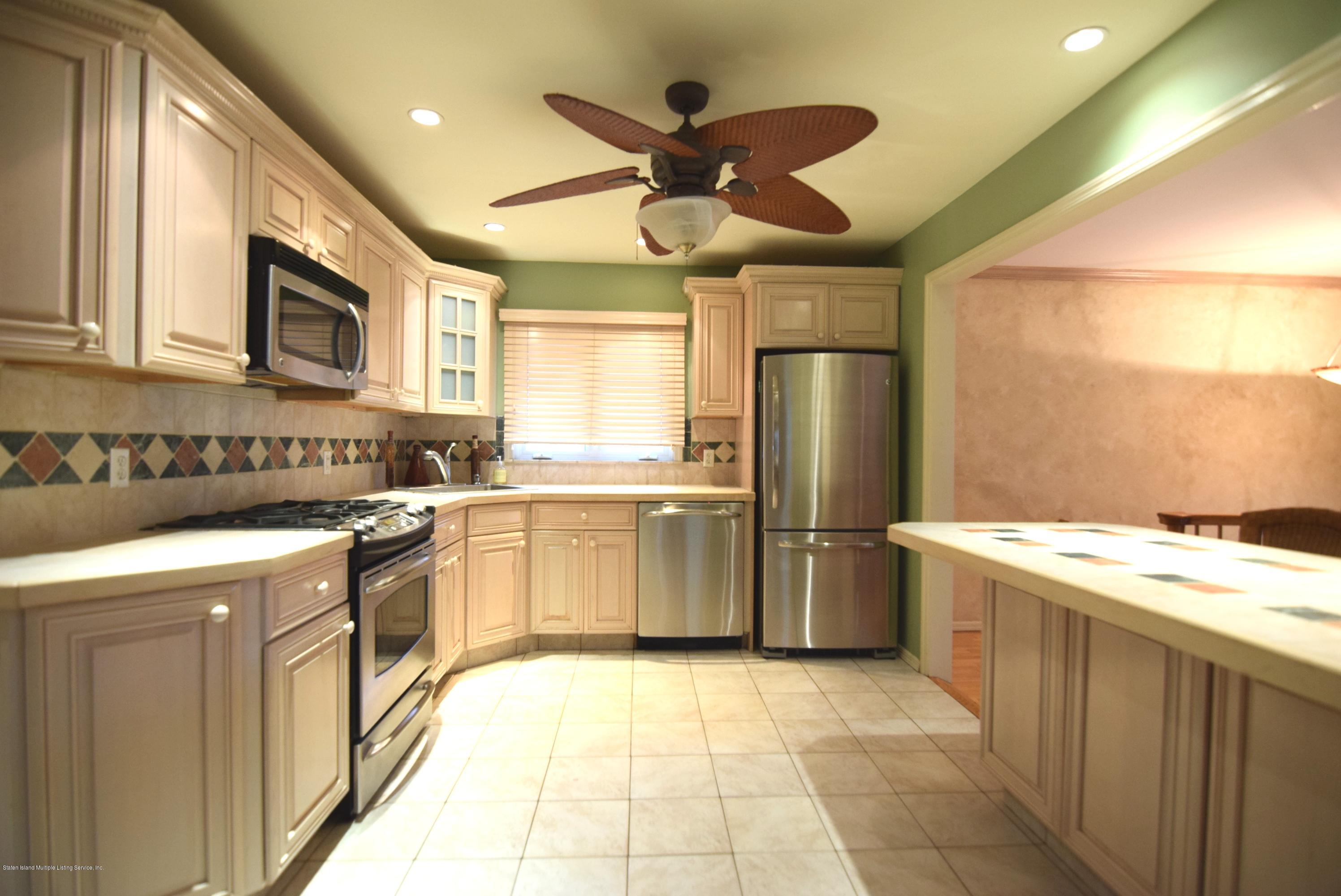 144 Ramble Road Staten Island, NY 10308 - Photo 11 of 20 (10) Kitchen