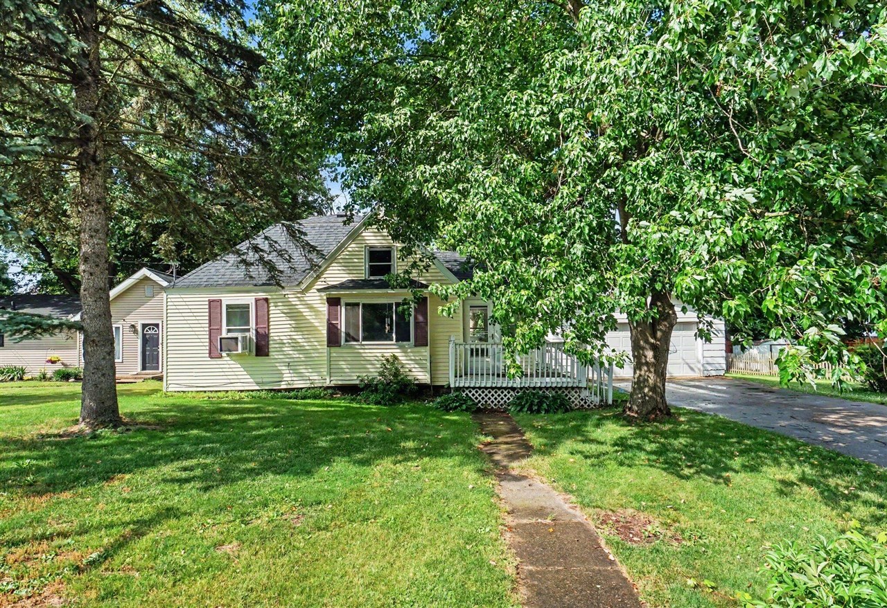 312 Mechanic Street Stockbridge, MI 49285 - Photo 1 of 16