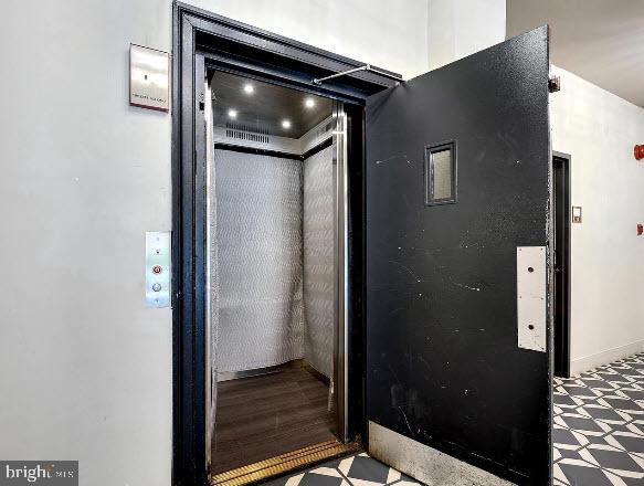 1669 Columbia Road Northwest, Unit 215 Washington, DC 20009 - Photo 4 of 25 a view of elevator