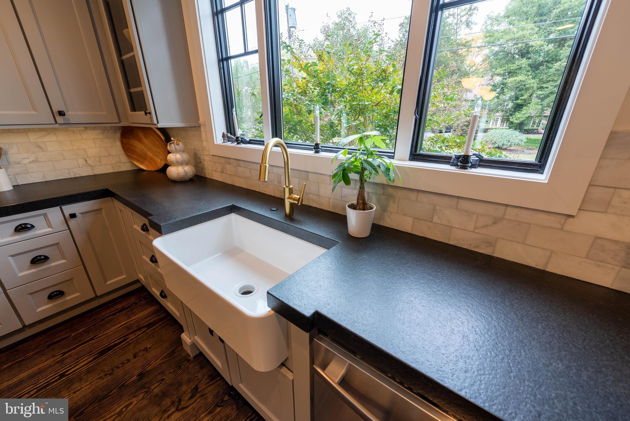 1201 Golf Road Cinnaminson, NJ 08077 - Photo 16 of 33 Oversized farm sink