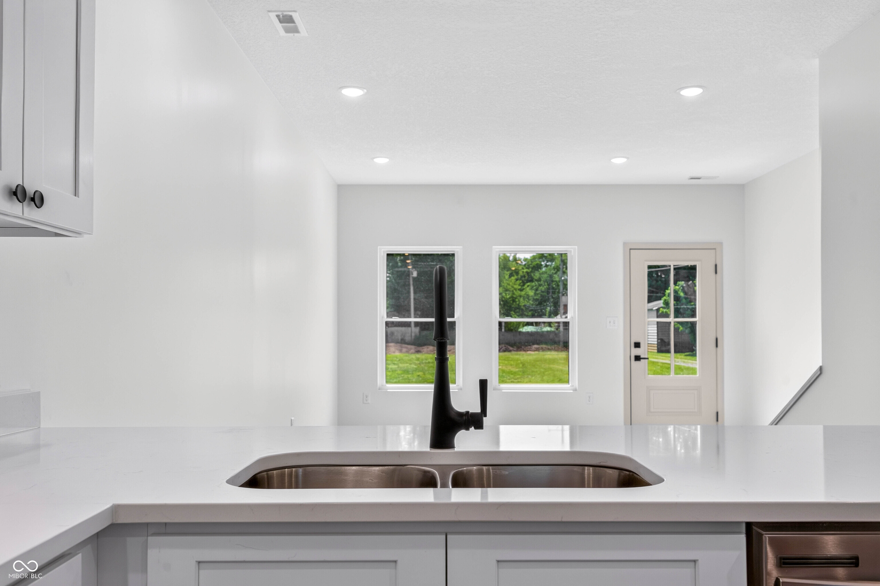 45 South Beatty Street Columbus, IN 47201 - Photo 19 of 70