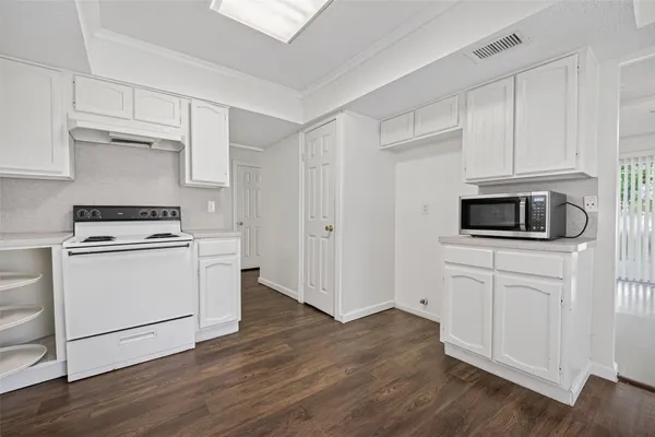 $1,750 | 1106 East Red Cedar Circle, Spring, TX 77380