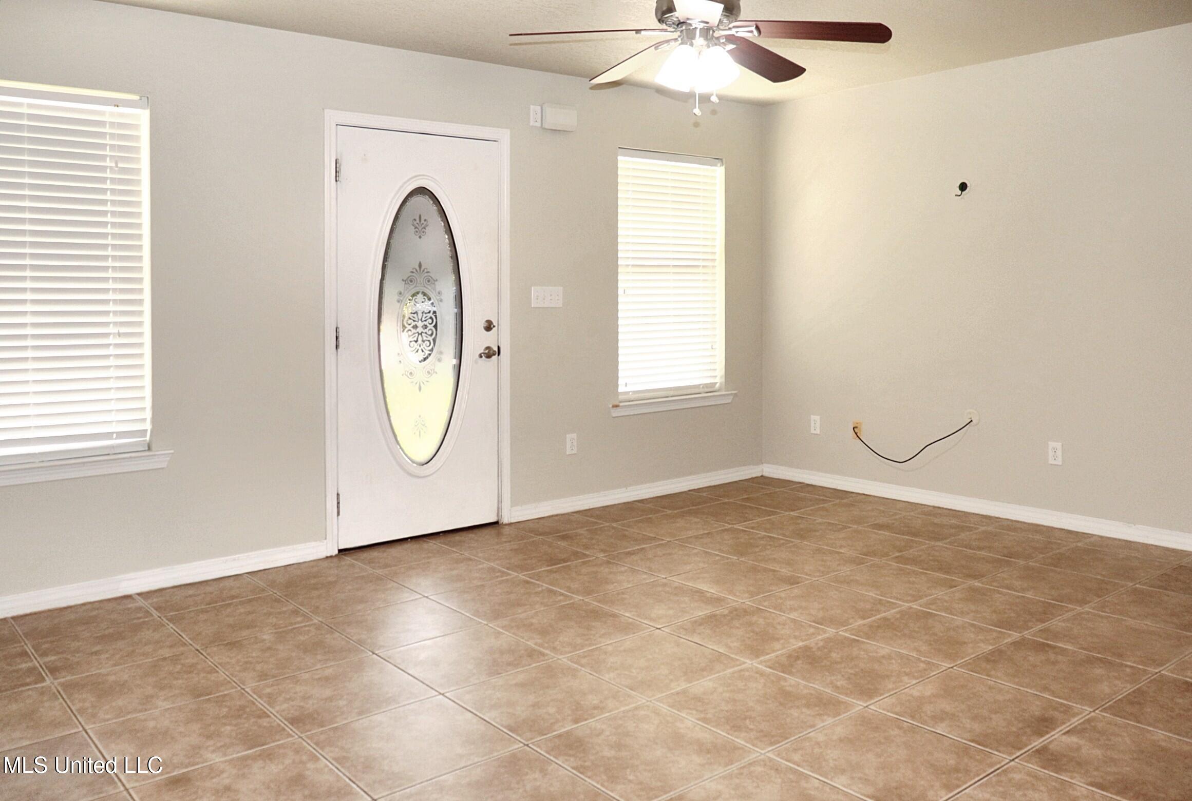22020 Rayvan Lane Kiln, MS 39556 - Photo 3 of 24 LVGR1.1