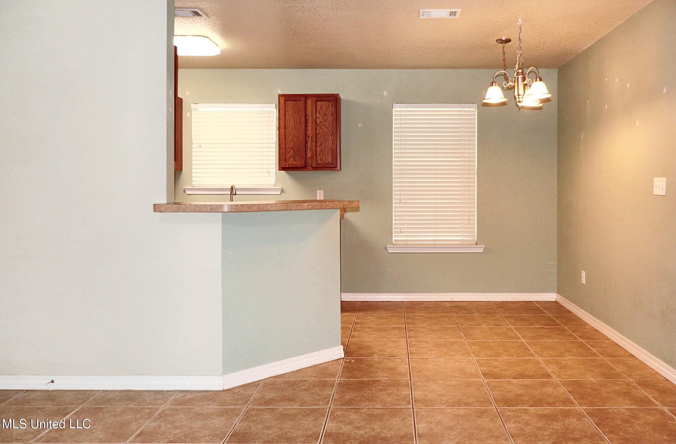 22020 Rayvan Lane Kiln, MS 39556 - Photo 5 of 24 Din1
