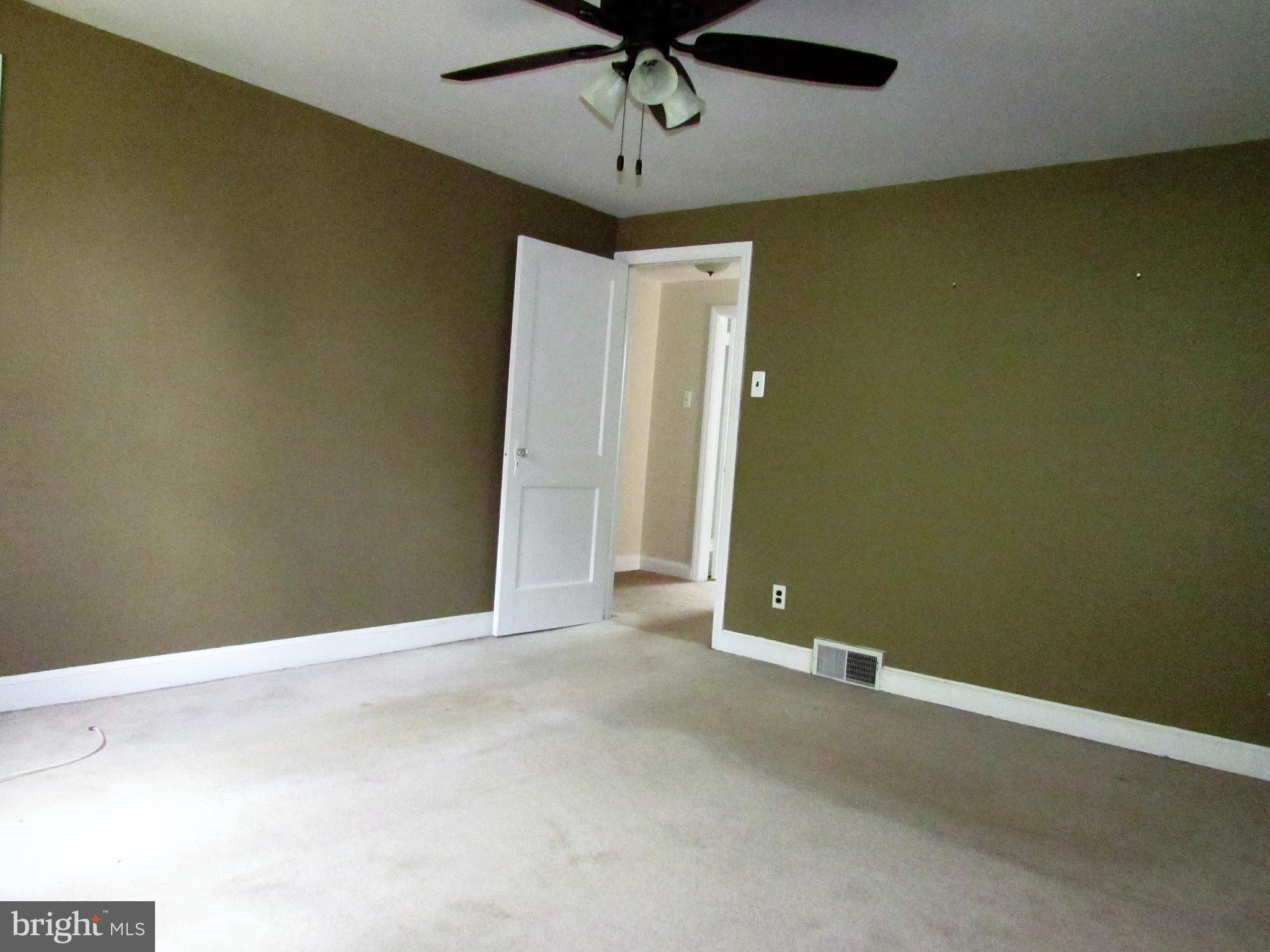 126 Alverstone Road Clifton Heights, PA 19018 - Photo 13 of 28 Primary Bedroom