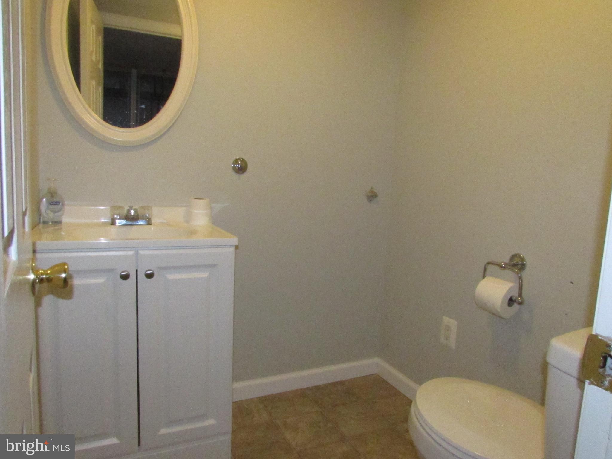 126 Alverstone Road Clifton Heights, PA 19018 - Photo 24 of 28 Powder Room