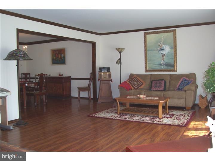 101 Peter Rafferty Drive Hamilton Square, NJ 08690 - Photo 11 of 25 Living Room
