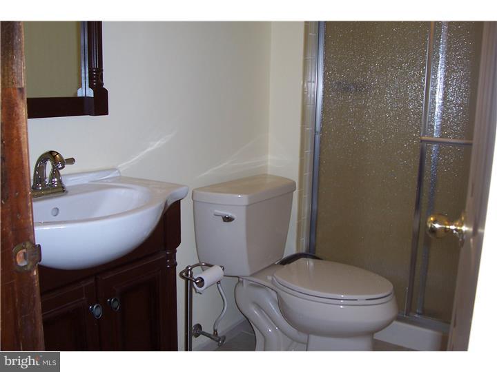 101 Peter Rafferty Drive Hamilton Square, NJ 08690 - Photo 15 of 25 Bathroom