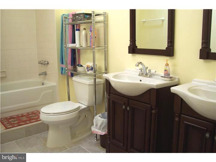 101 Peter Rafferty Drive Hamilton Square, NJ 08690 - Photo 21 of 25 Bathroom