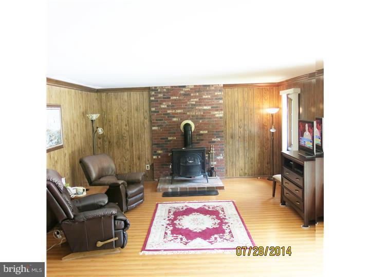 101 Peter Rafferty Drive Hamilton Square, NJ 08690 - Photo 9 of 25 Family Room