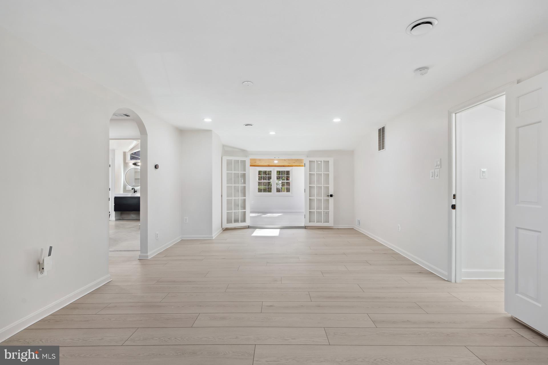 8417 Kingsgate Road Potomac, MD 20854 - Photo 40 of 61