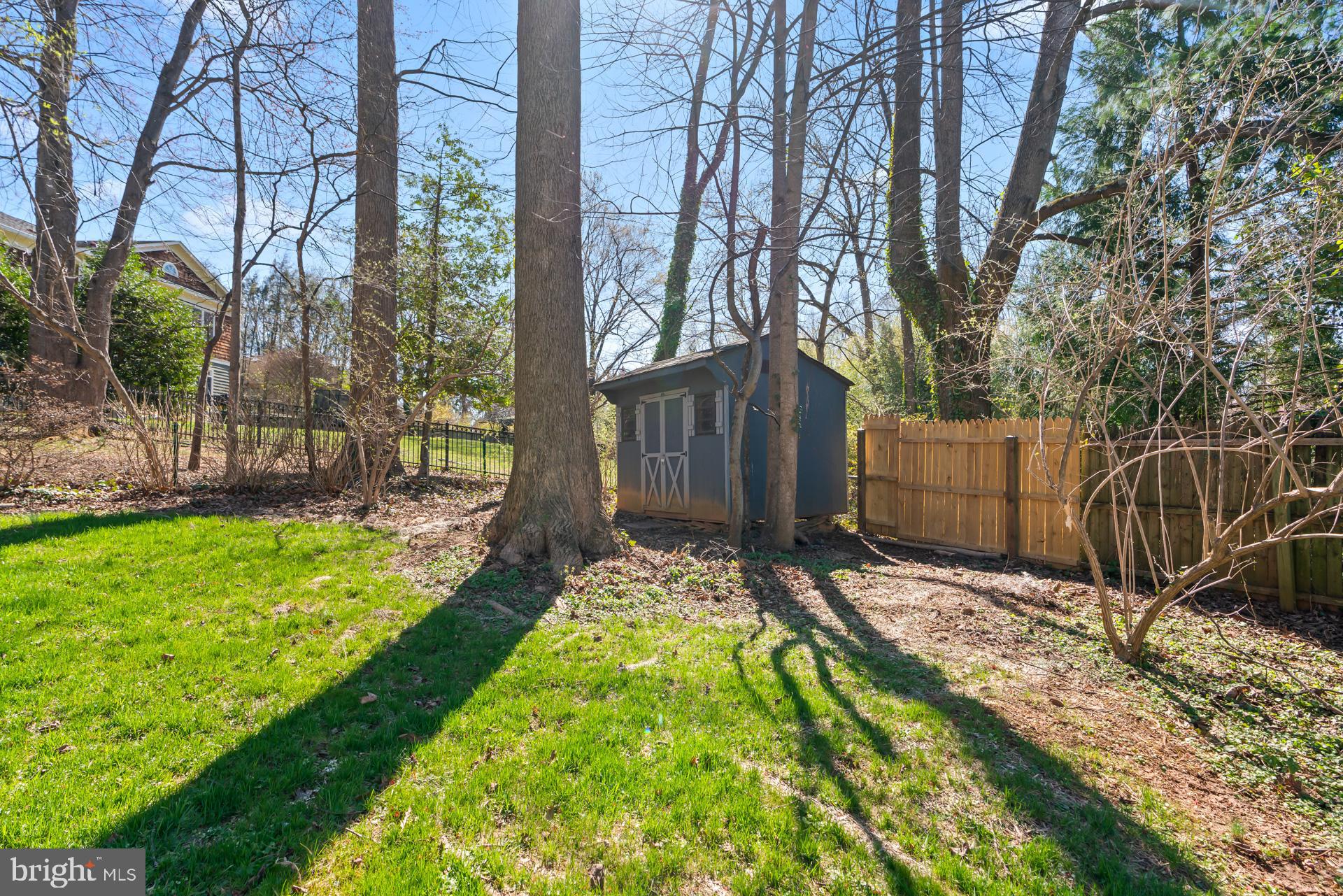 8417 Kingsgate Road Potomac, MD 20854 - Photo 61 of 61 a view of a backyard with tree s