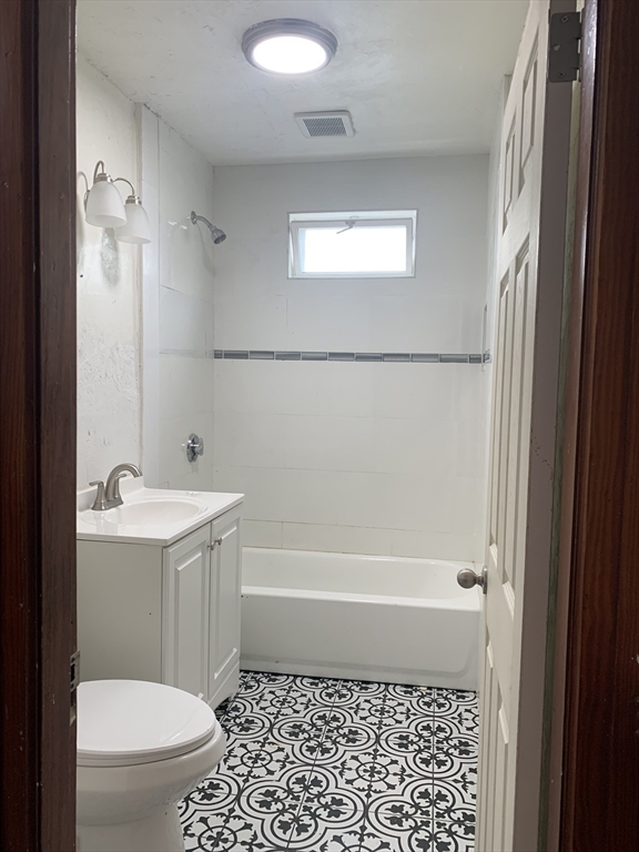 27 Granby Road, Unit 2 Worcester, MA 01604 - Photo 14 of 16