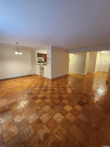 $500,000 | 320 East Shore Road, Unit 11B, Great Neck, NY 11023