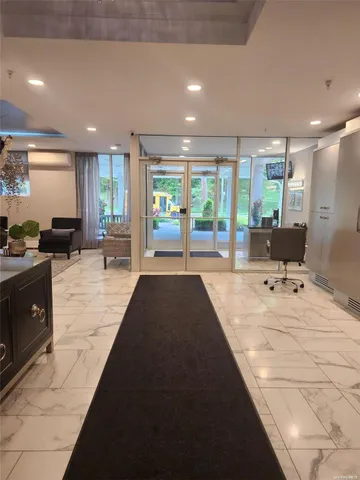 $500,000 | 320 East Shore Road, Unit 11B, Great Neck, NY 11023