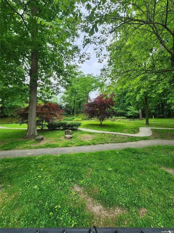 $500,000 | 320 East Shore Road, Unit 11B, Great Neck, NY 11023