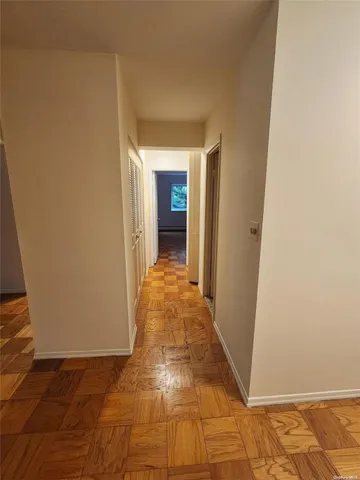 $500,000 | 320 East Shore Road, Unit 11B, Great Neck, NY 11023