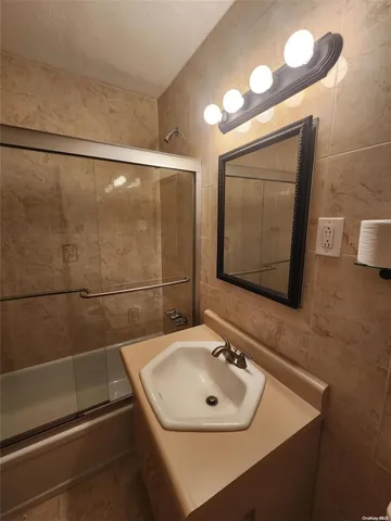 $500,000 | 320 East Shore Road, Unit 11B, Great Neck, NY 11023